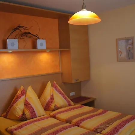 Kurz, باد هوفغاستين